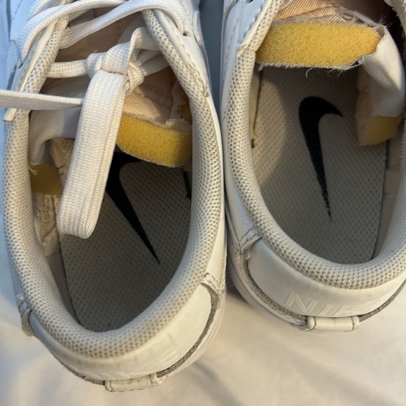 Last Call Nike Shoes Size 5 - Picture 5 of 7